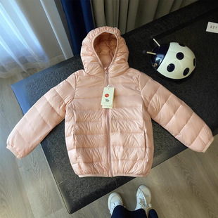 90 white duck down! Children's autumn and winter lightweight warm solid color hooded down jacket with storage bag
