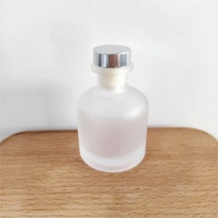 Aromatherapy bottle 100ml cylindrical fire-free high-color perfume 50ml rattan volatile diffuser empty bottle glass manufacturer