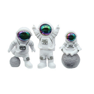 Genuine High Quality Astronaut Car Ornaments Astronaut Home Decorations Creative Birthday Gift Car Ornaments