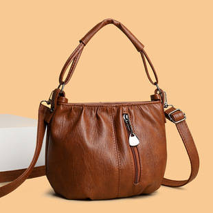 New fashion mother bag handbag women's shoulder large capacity bag 2023 autumn and winter middle-aged women's messenger bag