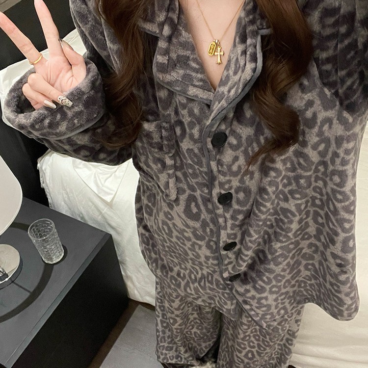 Beautiful and Trendy Leopard Print Coral Fleece Pajamas for Women, Autumn and Winter Thickened Flannel Loungewear for Winter