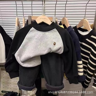 Children's fleece-lined sweater 2023 Winter new boys' Korean style fashionable handsome contrast color simple raglan sleeve top fashion
