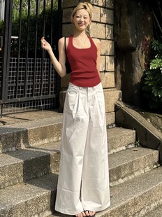 Yihanmeng Slim-fitting Lemon Yellow Halterneck Camisole for Girls, Cute, Whitening and Slimming Look Top for Women to Wear Inside and Outside