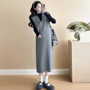 Pregnant women dress suit autumn 2024 new high-end knit sweater vest skirt sweet Korean two-piece suit