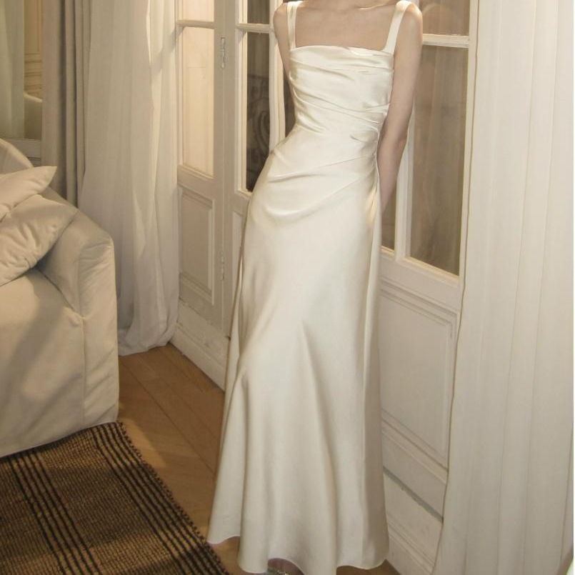 From Yiyi【Xingyun】French-Style Satin Slip Dress for Women with Advanced Pleated Design, Waist-Cinching and Slimming Long Dress