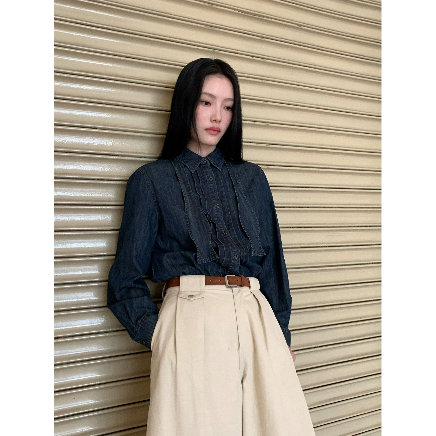 NEIHE Autumn Pleated Washed Denim Shirt for Women, Elegant Turn-down Collar Long Sleeve Layered Shirt 260308