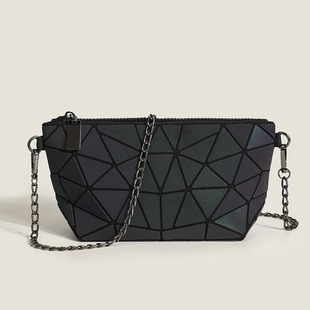 2024 New Geometric Mini Diamond Luminous Laser Shoulder Crossbody Bag Chain Bag Dumpling Bag Fashionable All-match Bag
