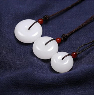 Xinjiang sheep fat white jade Golden Jade safety buckle large, medium and small eccentric buckle baby safety jade pendant jade pendant