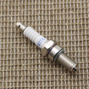 Motorcycle scooter spark plug A7TC D8TC spark plug 70 100 110 125 150 type spark plug