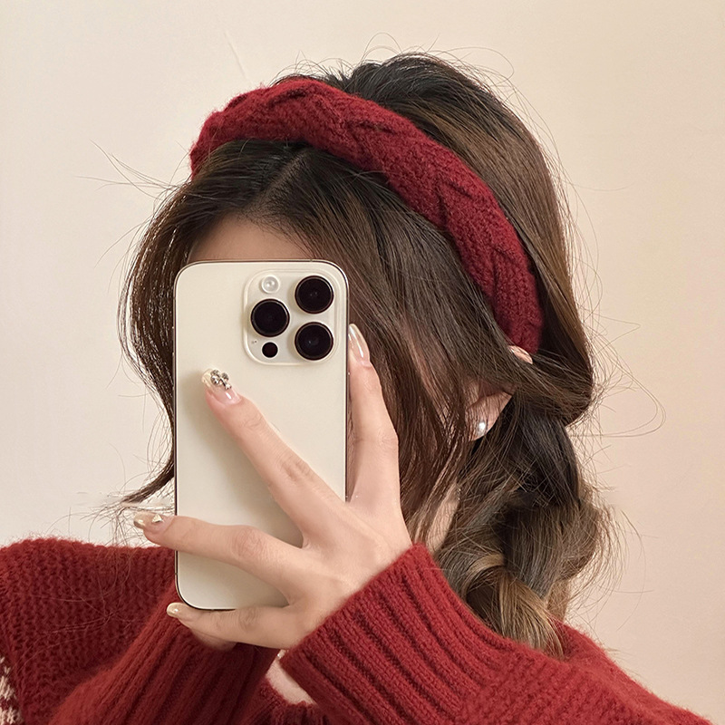Ankora Red Velvet Headband for Women, Autumn and Winter Style, High-End Headband with a Sense of Elegance, New Year Hair Accessory