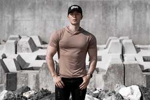Spring and summer men's new fitness leisure sports running ice silk T-shirt solid color quick-drying stretch hooded slim short sleeve