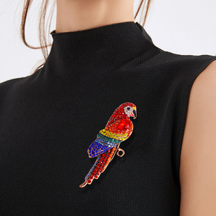 Vintage parrot brooch all-match animal big breast flower bird coat clothing accessories European and American popular exaggerated brooch