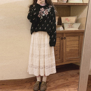 2023 autumn and winter pregnant women's forest vintage pleated lace raw cotton bottoming skirt layered egg