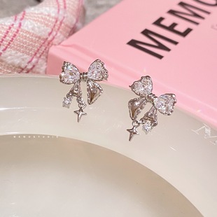 [Bright Starlight] Star Bow Love Zircon Sweet Delicate Earrings Mosquito Incense Plate Ear Clip No Ear Holes