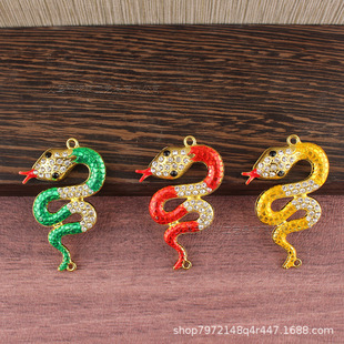 National Tide Striped Diamond-encrusted Auspicious Snake Car Keychain Metal Men's and Women's Bag Pendant Keychain Ring Creative Gift