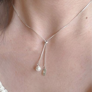 New Pearl Small Square Brand Pull-out Necklace Women's Light Luxury Niche Elegant Fashion Push-pull Telescopic Clavicle Chain Wholesale