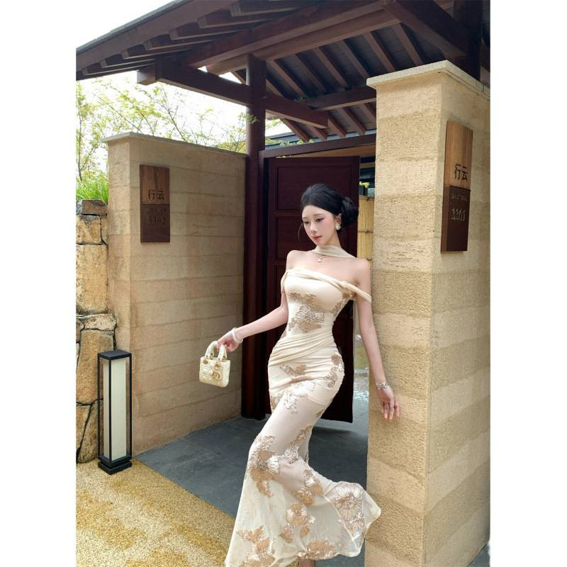 Cross-Border Stylish and Elegant Spaghetti Strap Dress 2026 Summer New Model with Heavy Floral Embroidery, Bodycon Long Dress with Shawl for Women