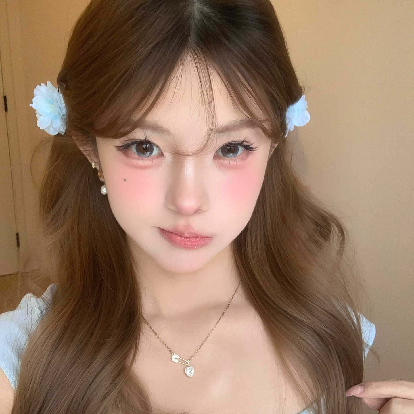 Floral Hair Clips with an Atmospheric Vibe~ New Cross-Border Side Clips, Seaside Hair Accessories, Sweet and Eye-Catching for Women, High-End Hair Accessories