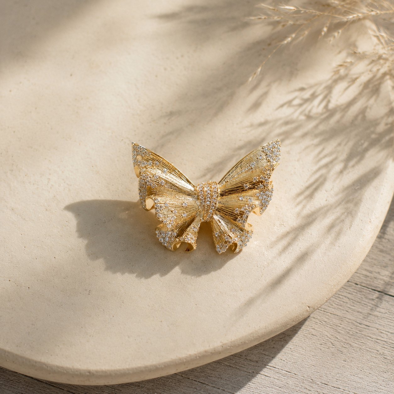 Sparkling Textured Rhinestone Butterfly Brooch for Women, High-End Exquisite Versatile Luxury Design Accessory