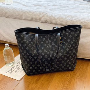 2024 Winter New Tote Bag Women's Shoulder Bag Large Capacity Outgoing and Traveling Bag High-end Sense Handbag