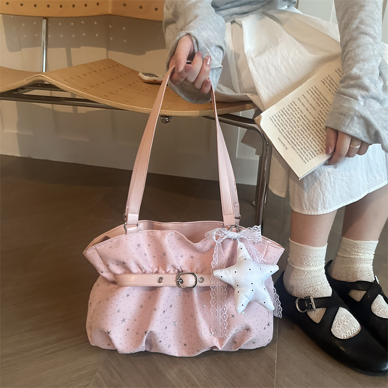Pleated, solid color, textured, versatile, stylish underarm bag for women, large capacity, suitable for commuting, trendy, and sophisticated shoulder bag.