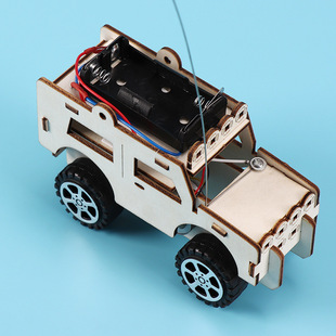 Student technology small production wireless remote control jeep model electric car DIY small invention materials
