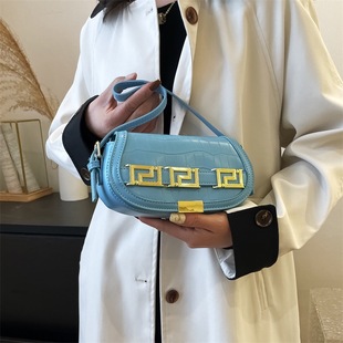 2024 Stone Pattern Solid Color Saddle Bag New Style Bag Women's Trendy Retro Shoulder Bag Niche Fashion Casual Women's Bag