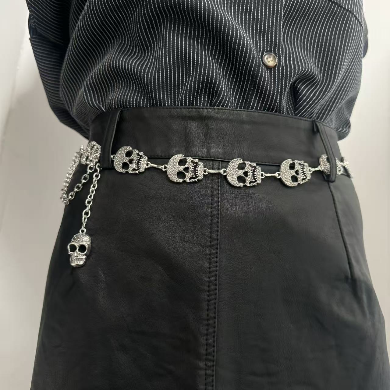 Halloween Waist Chain with Skull Design, Gothic Style Single Chain Belt, Dark Style Nightclub Fashion, Amazon Bestseller