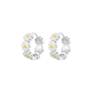 Fashionable elegant earrings Summer Daisy White epoxy flower fresh simple Daisy style earrings