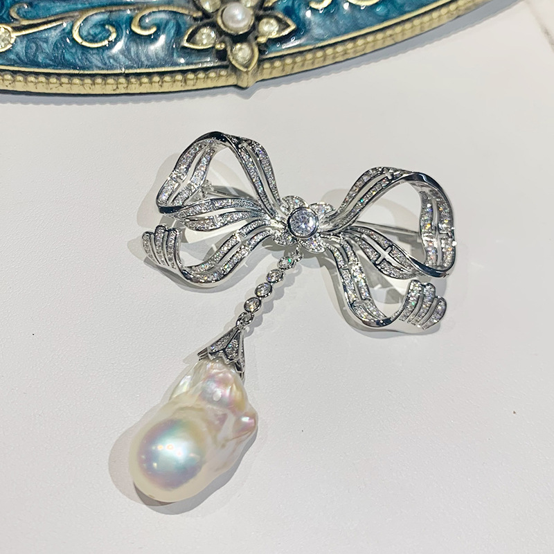 Lingxin-Made Western Jewelry Baroque Pearl Bow Brooch Cheongsam Accessory with a Unique and Trendy Design