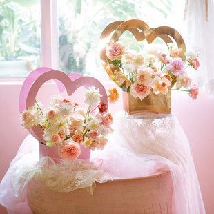 Love portable flower basket paper 38 section flower packaging box flower bag flower art materials heart-shaped portable flower box