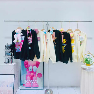 Autumn and winter new sweater women's clothing brand discount clothes wholesale stall entity live supply thirteen lines of women's clothing