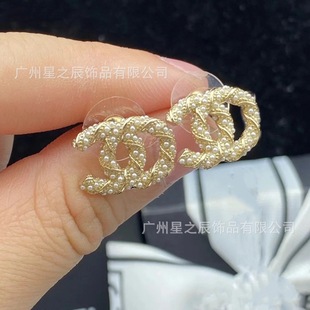 Real Shot of Chanel-Inspired Double C Twist Pearl Stud Earrings for Women, Small Chanel Style, Fashionable and Simple Earrings for Women Wholesale