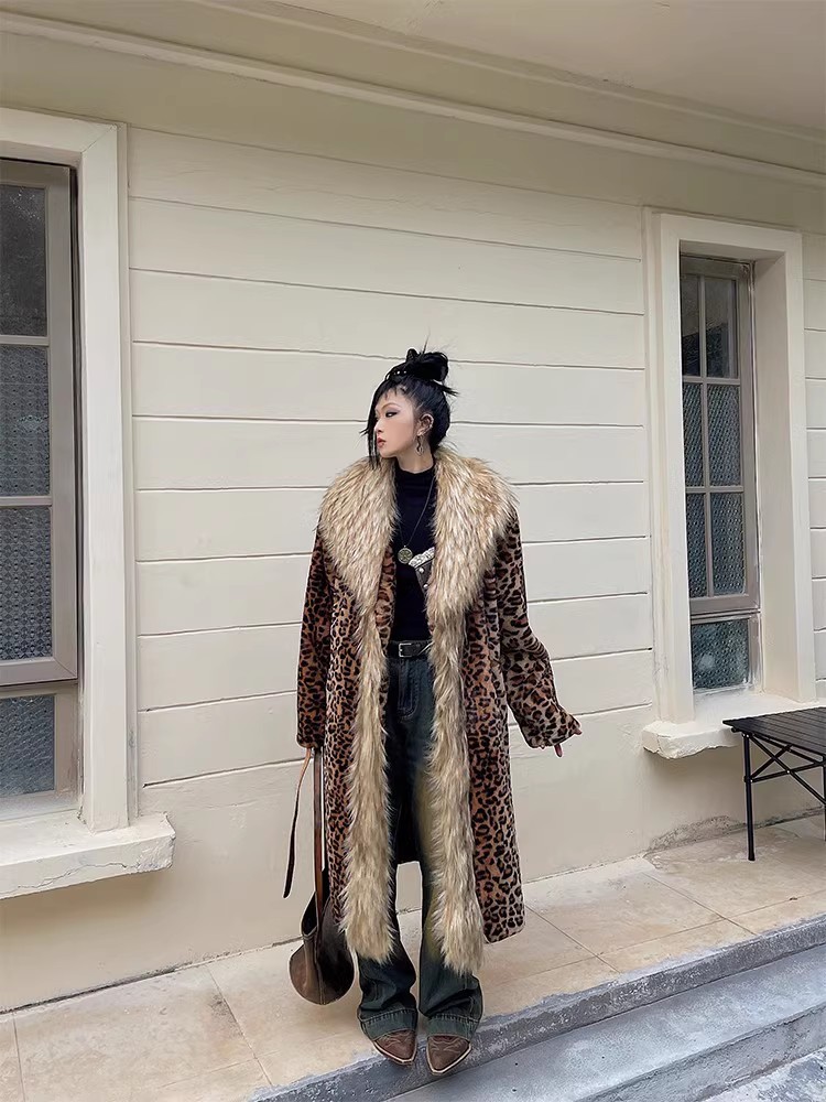 Amazon Cross-Border 2026 Autumn and Winter Hot Girl Style Faux Fur Leopard Print Coat for Women, Long Warm Coat Wholesale