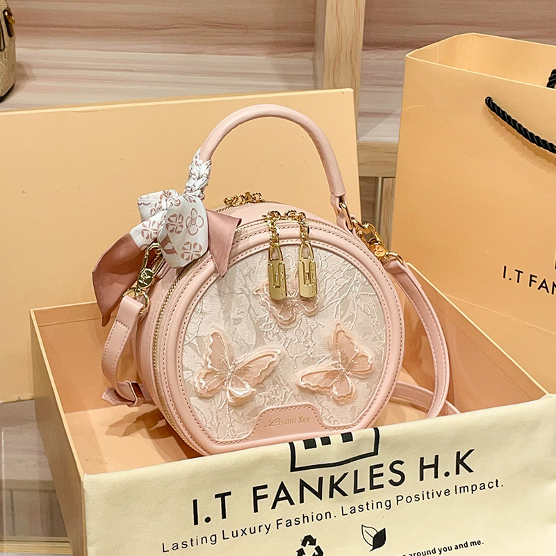 Cross-border dropshipping butterfly embroidered round bag for women, 2026 new style, high-end handbag, shoulder bag, crossbody bag.