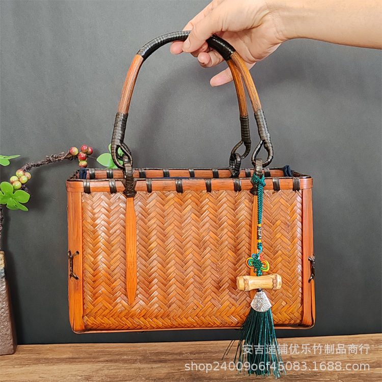 Handmade bamboo woven shoulder bag, new style, retro red crossbody bag for women, Chinese style.