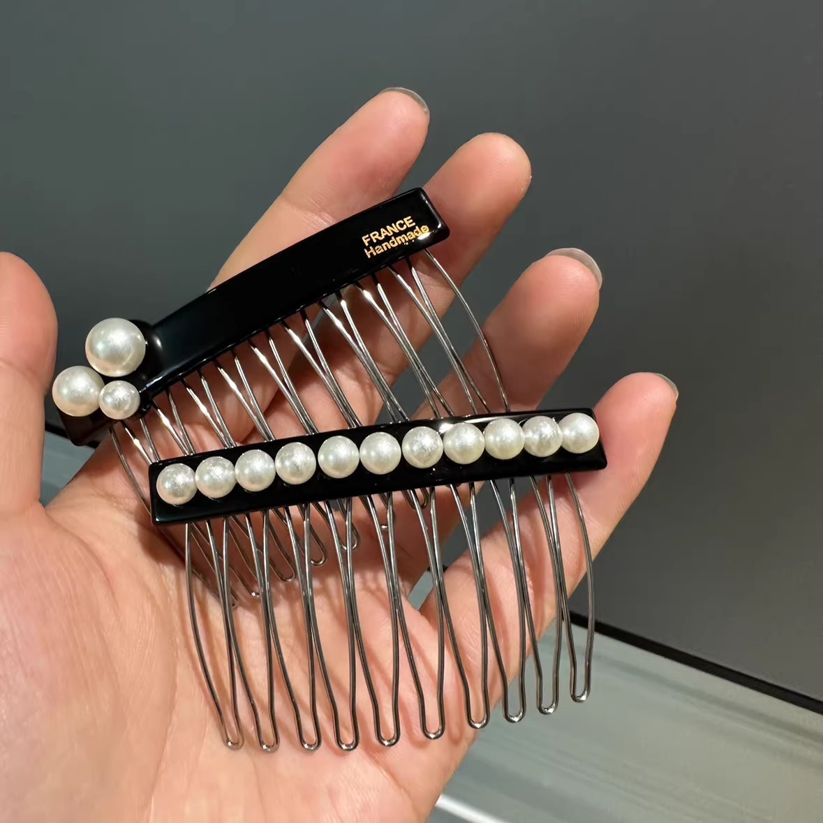 Korean New Style Black Retro Elegant Pearl Hair Comb with a High-End Feel, Hairpin for Forehead and Side Hair, Insert Comb for Updo