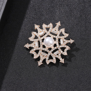 New Niche Entry Luxury Style Brooch Anti-glare Corsage Small Jewelry Suit Dress suit Brooch Clothing Accessories