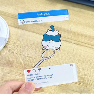 Chiikawa Jikawains Xiaoqi Xiao Ha Usachi ест Акрилика утолщение карты, чтобы сфотографировать