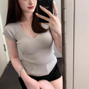 Casual V-neck short-sleeved T-shirt women's summer new close-fitting slimming top women's South Korea new hot girls
