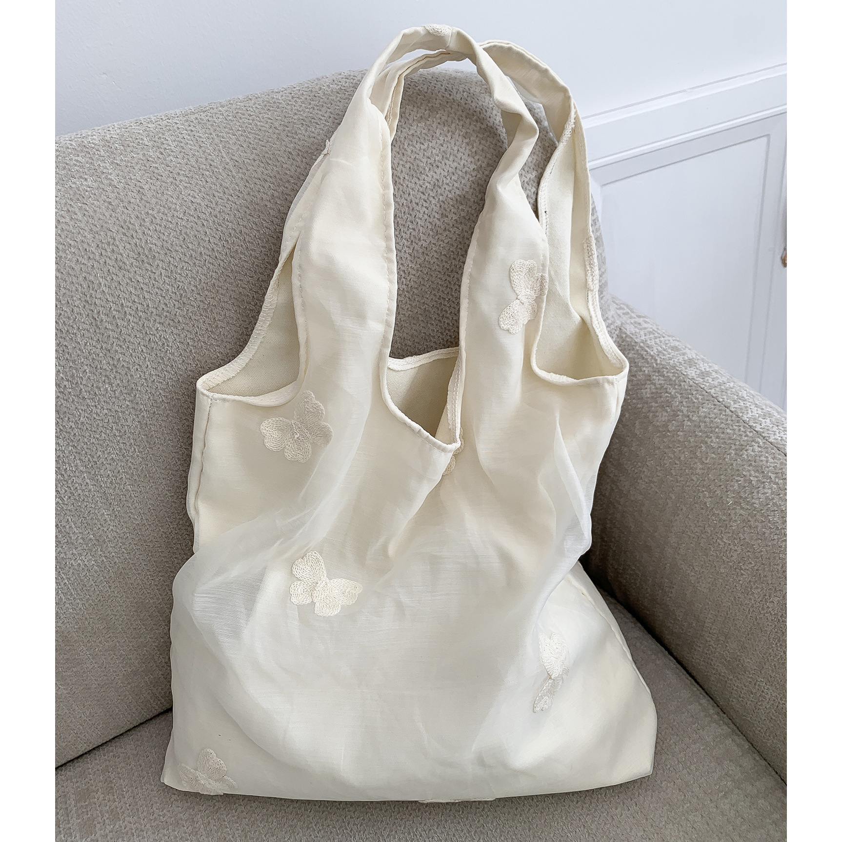 Instagram-worthy sheer embroidered cherry large-capacity student shoulder bag/women's underarm bag/commuter/work canvas tote bag.
