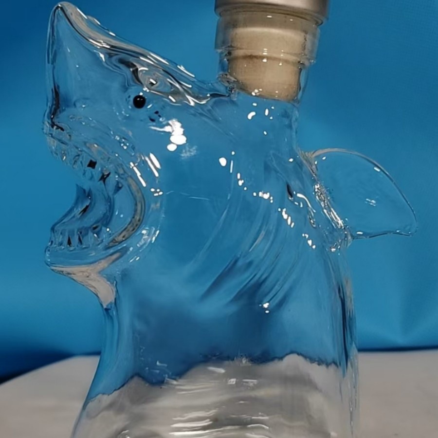 Cross-Border Wholesale Animalwhiskeybottle Glass Wine Bottle New Cross-Border Shark Whiskey Decanter