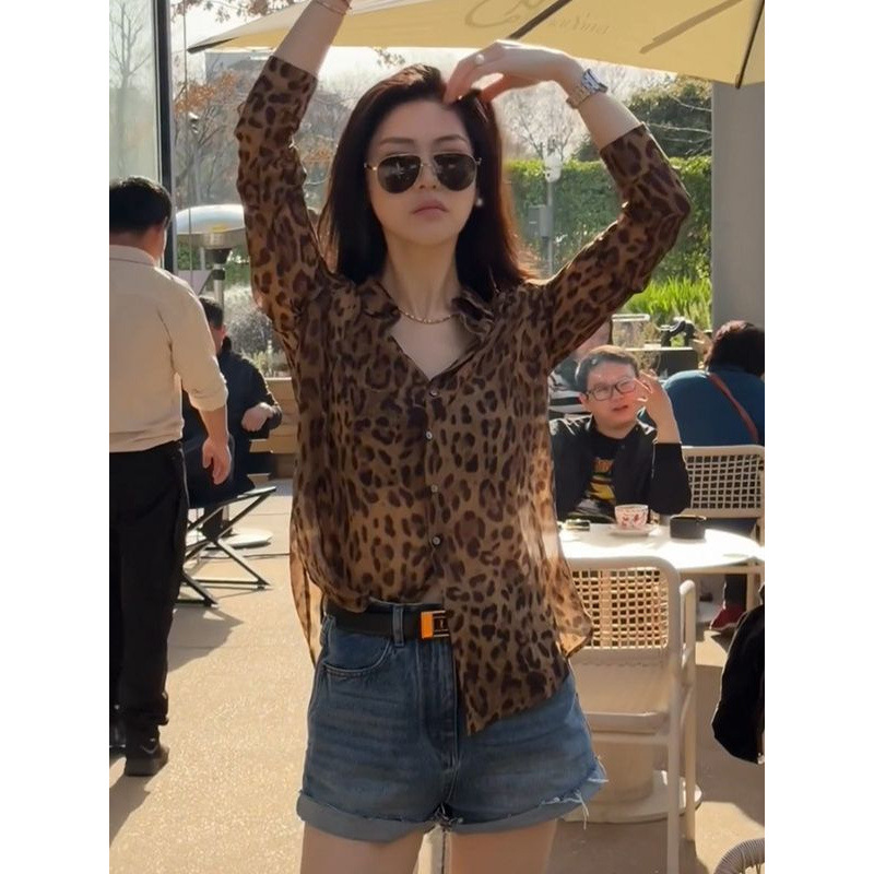 European-style leopard print long-sleeved sun protection shirt for women, thin and loose chiffon blouse, retro-style top.