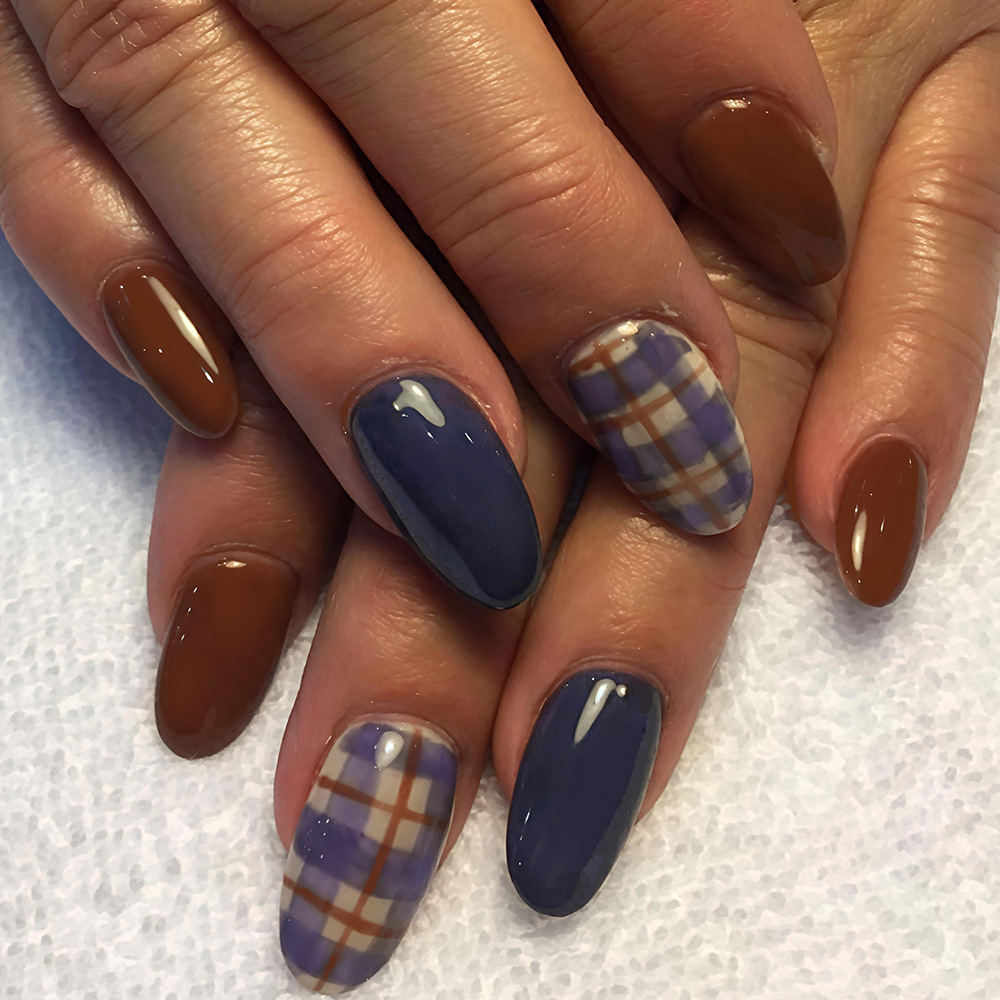 Cross-Border Autumn and Winter Wear Nails Plaid Simple British Style Fashion Manicure Nails Blue and Brown Color Matching Fake Nails