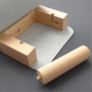 Outdoor leather wooden stick tissue holder Nordic style home hanging roll holder Japanese and Korean camping hanging tissue cover