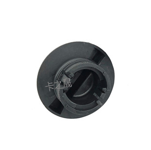 Suitable for Volvo S80 engine oil filler fastening cover 8692888 31330427