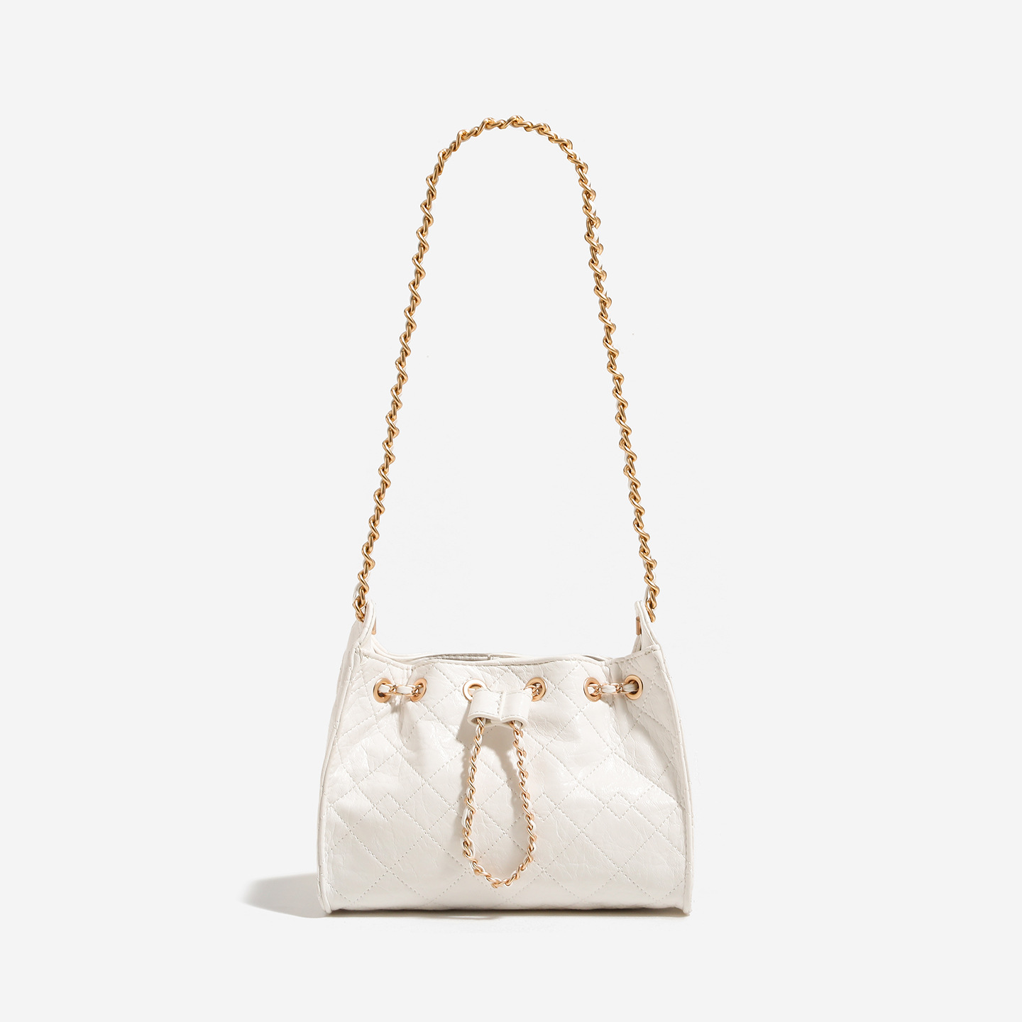 Cross-border Chanel-style quilted chain crossbody bag for women, 2026 new drawstring bucket bag, versatile for commuting, hand-held or shoulder bag.