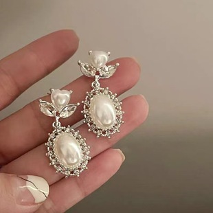 2024 New Explosions Fresh Temperament Mermaid Love Earrings Niche Design Advanced Light Luxury Earrings Ins Tide Ears