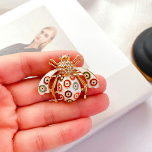 European and American Baroque vintage insect bee brooch fashion classical drop glaze enamel pearl pin female