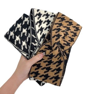 New Ins Retro Houndstooth Knitted Woolen Hair Band Autumn and Winter Wide-brimmed Sports Hair Band Black and White Hair Accessories for Women